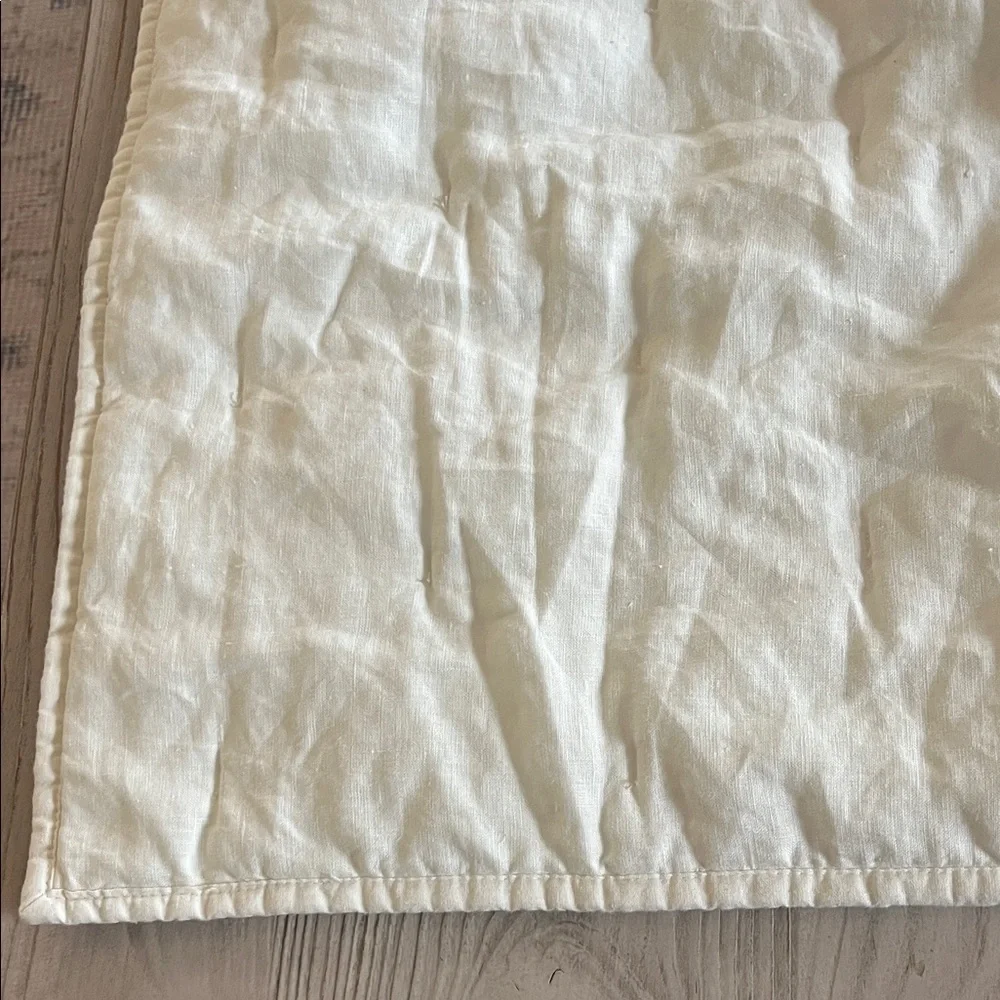 Pottery Barn Belgian flax tufted Quilted sham classic ivory standard size